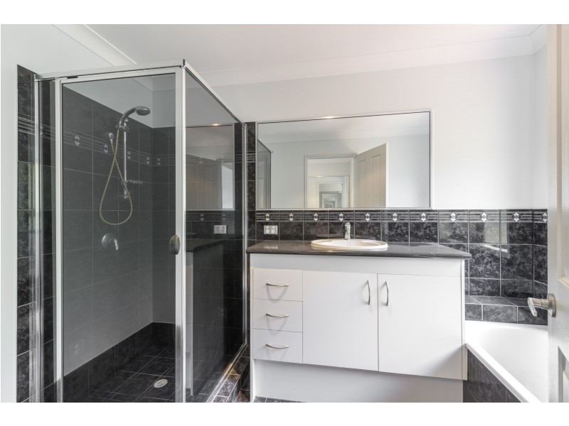 141 Allawah Rd, Chuwar QLD 4306