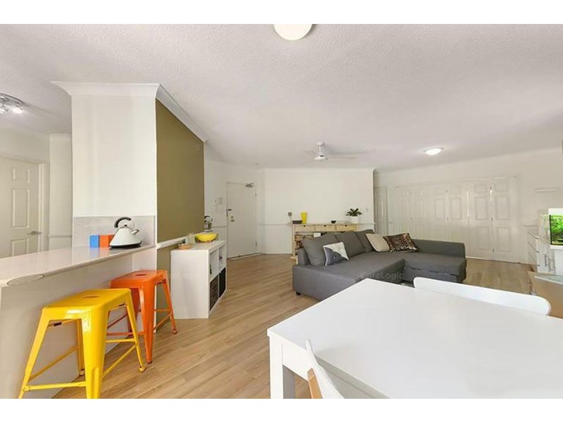 11/127 Central Avenue, Indooroopilly QLD 4068