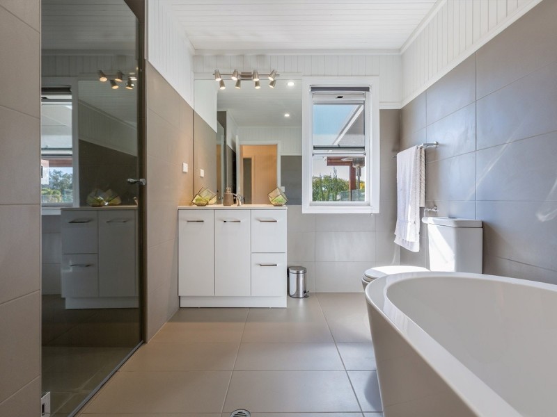 163 College Road, Karana Downs QLD 4306