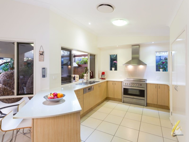 24 Elm Pl, Heathwood QLD 4110