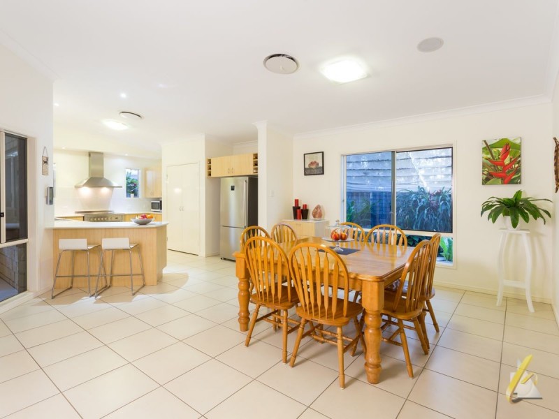 24 Elm Pl, Heathwood QLD 4110