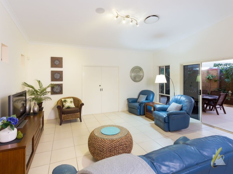 24 Elm Pl, Heathwood QLD 4110