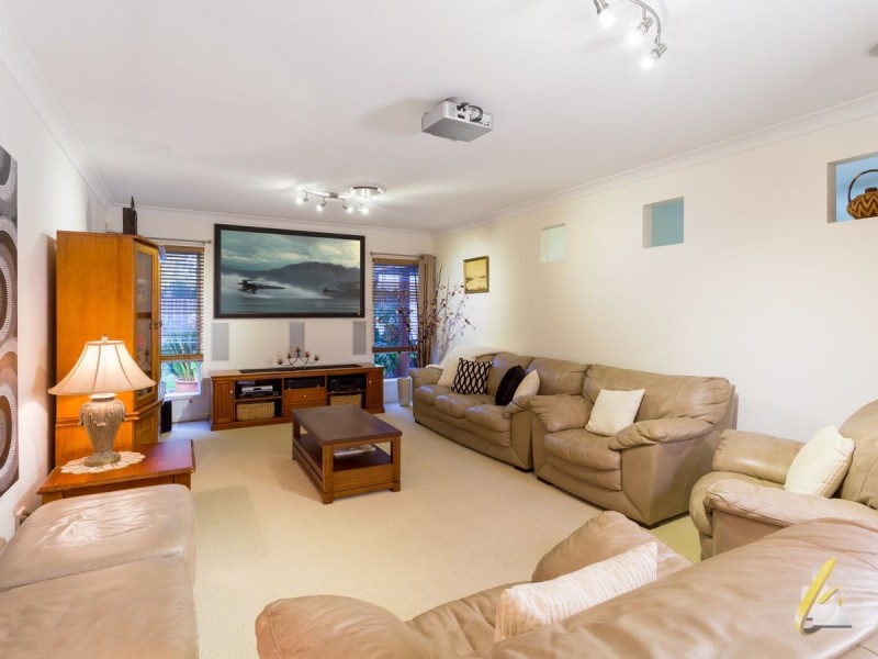 24 Elm Pl, Heathwood QLD 4110