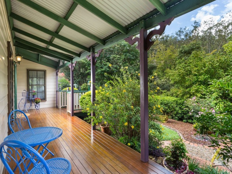 493 Gold Creek Road, Brookfield QLD 4069