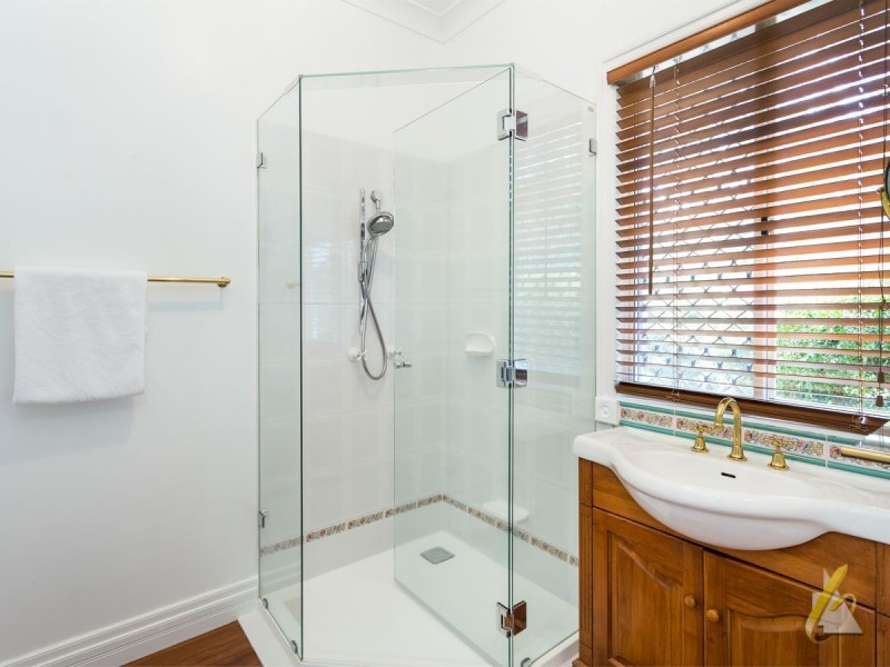 493 Gold Creek Road, Brookfield QLD 4069