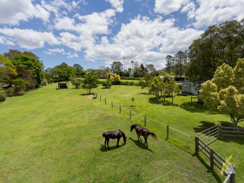 116 Gold Creek Rd, Brookfield QLD 4069