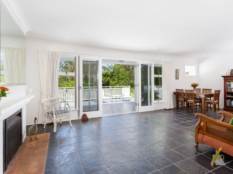 116 Gold Creek Rd, Brookfield QLD 4069