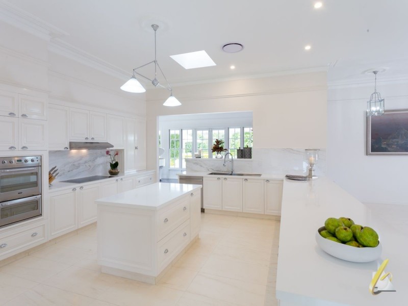 65 Upper Brookfield Road, Brookfield QLD 4069