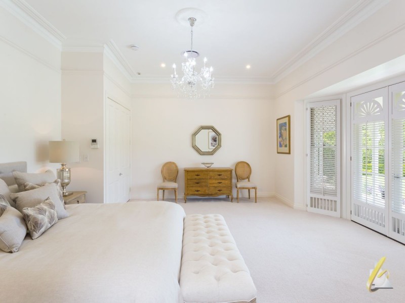 65 Upper Brookfield Road, Brookfield QLD 4069