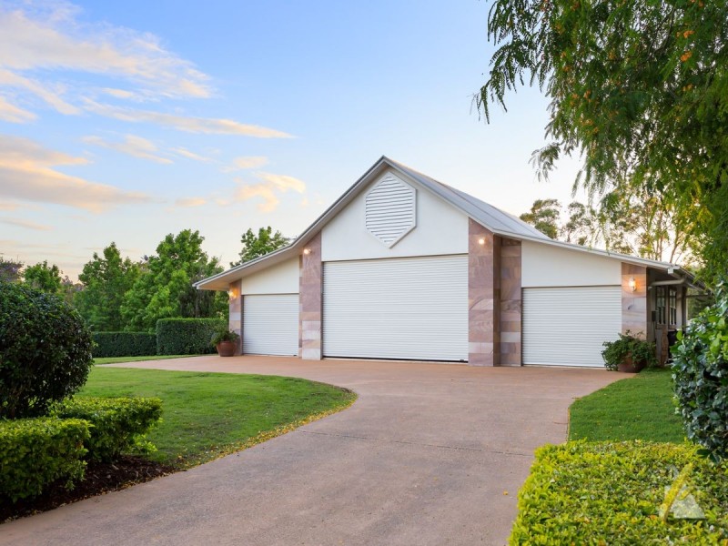 65 Upper Brookfield Road, Brookfield QLD 4069