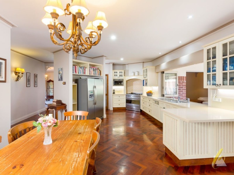 49 Landing Place, Moggill QLD 4070