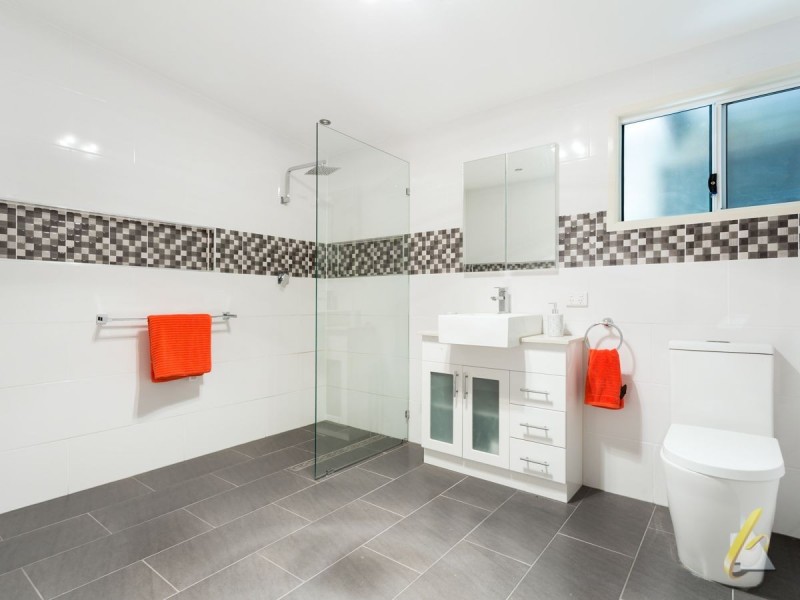 309 Pinjarra Road, Pinjarra Hills QLD 4069