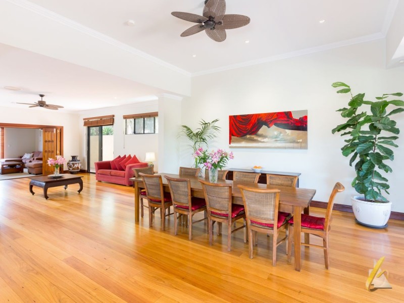 298 Savages Road, Brookfield QLD 4069