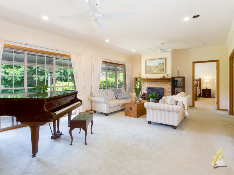 17 Dahmac Place, Pullenvale QLD 4069