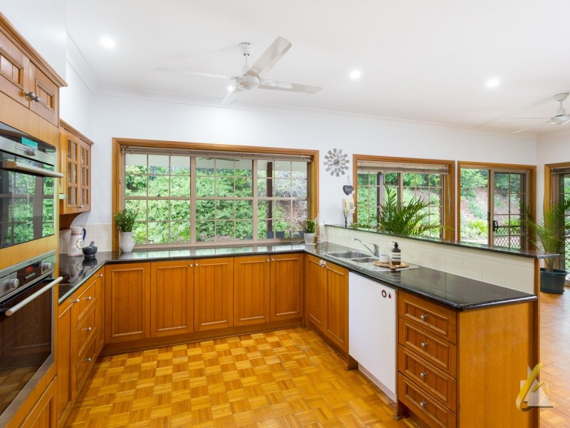 17 Dahmac Place, Pullenvale QLD 4069