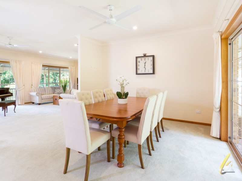 17 Dahmac Place, Pullenvale QLD 4069