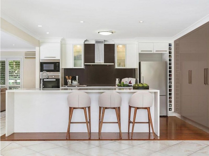 80 Peronne Place, Brookfield QLD 4069