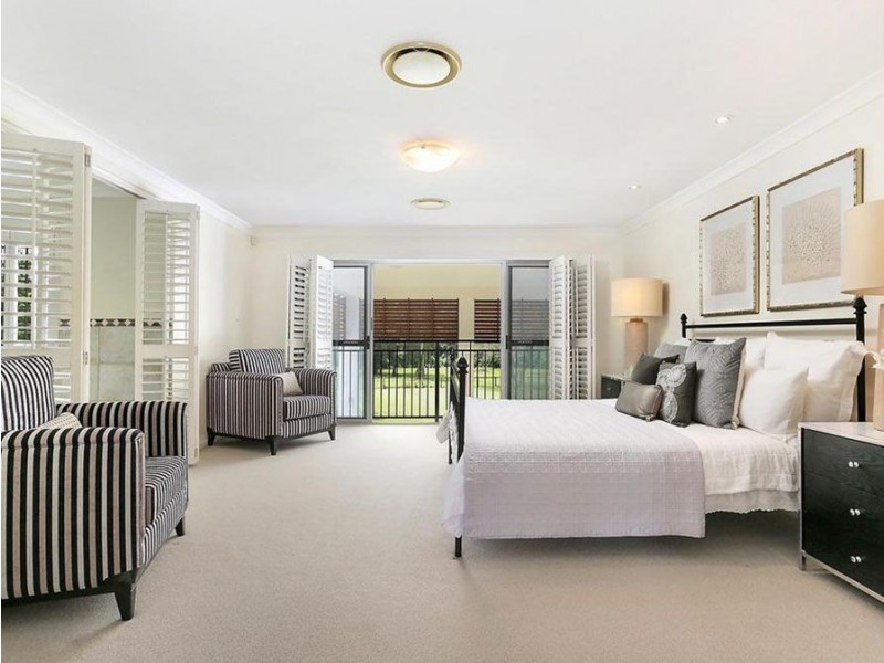 80 Peronne Place, Brookfield QLD 4069