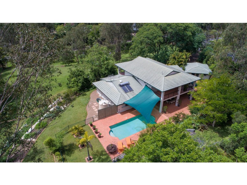 56 Jacaranda Av, Kenmore Hills QLD 4069
