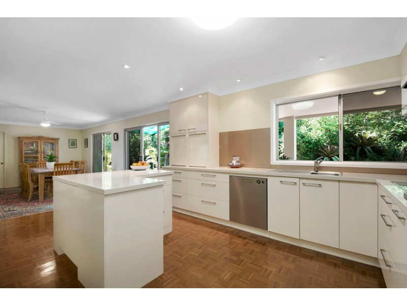 56 Jacaranda Av, Kenmore Hills QLD 4069