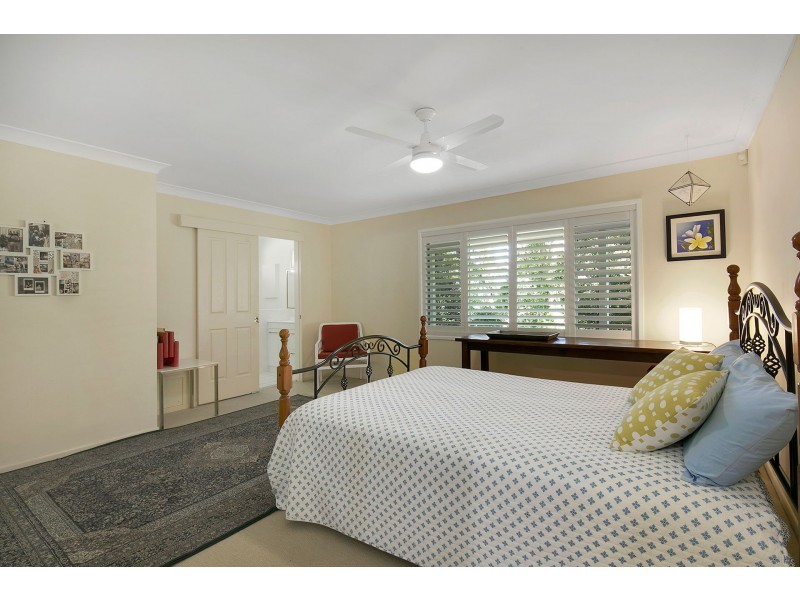 56 Jacaranda Av, Kenmore Hills QLD 4069