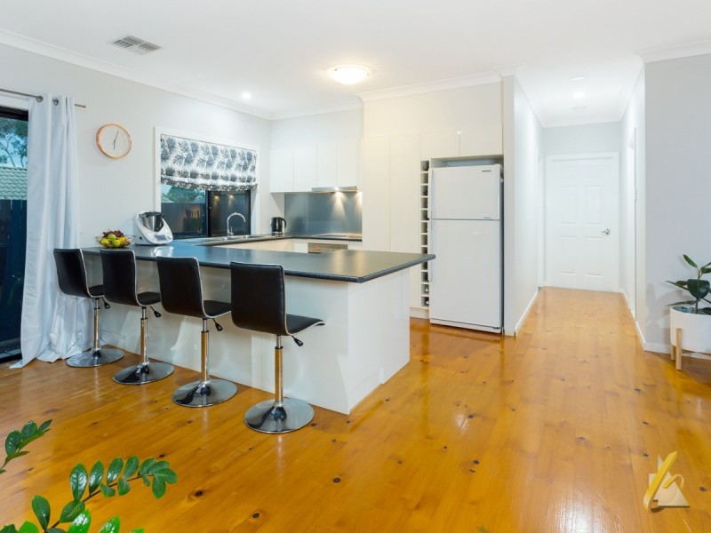 8 Zoe Place, Moggill QLD 4070