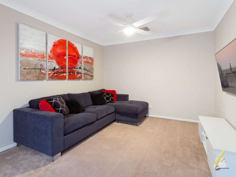 8 Zoe Place, Moggill QLD 4070