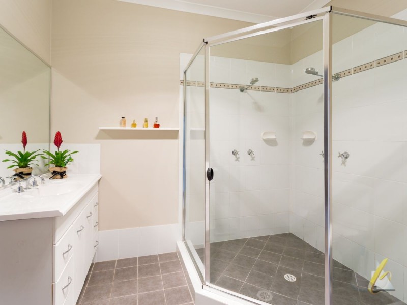 54 Yaggera Place, Bellbowrie QLD 4070