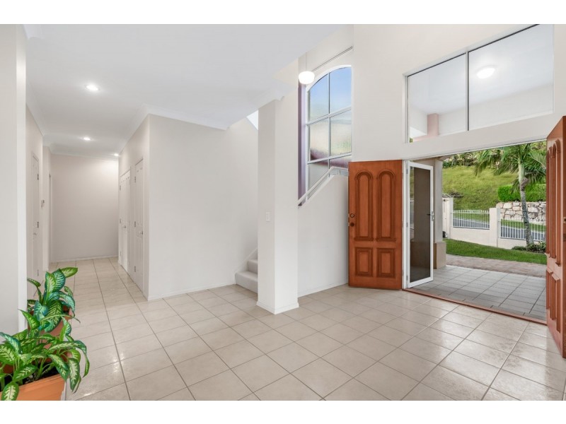 2 Drysdale Street, Mount Ommaney QLD 4074