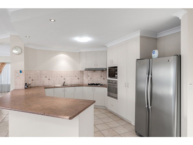 2 Drysdale Street, Mount Ommaney QLD 4074