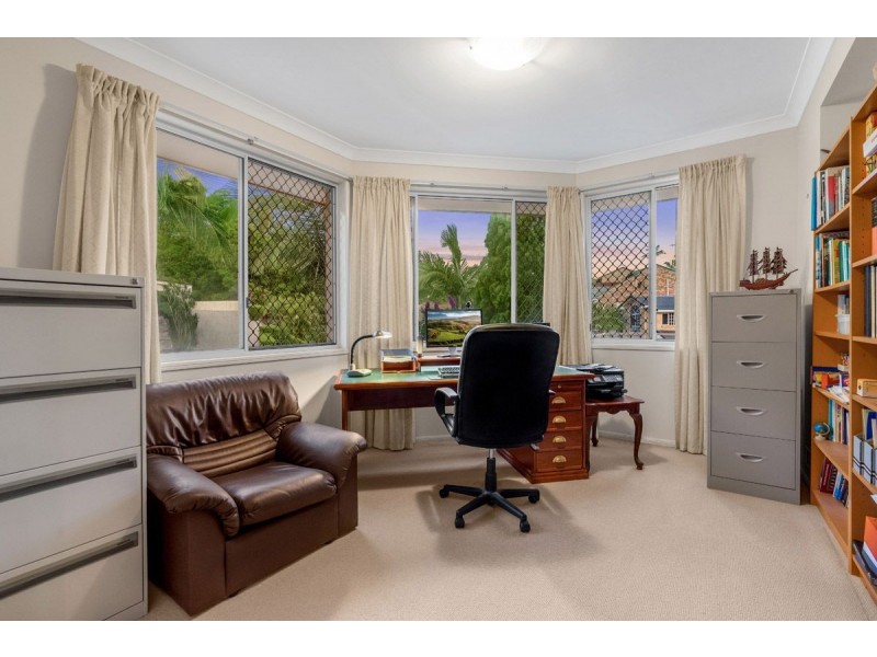 2 Drysdale Street, Mount Ommaney QLD 4074