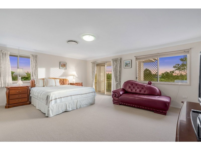 2 Drysdale Street, Mount Ommaney QLD 4074