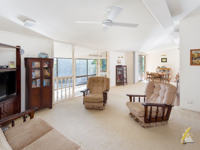 49 Woodfield Road, Pullenvale QLD 4069