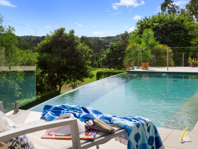 135 Airlie Road, Pullenvale QLD 4069