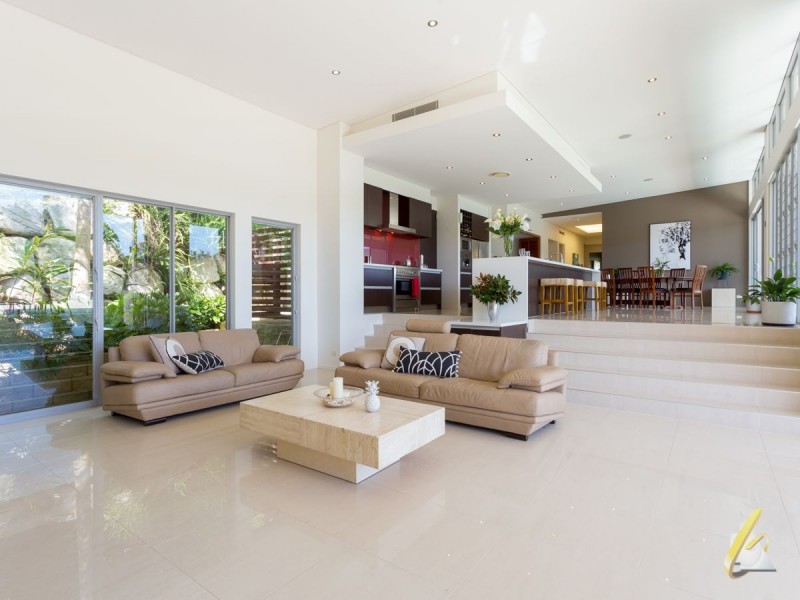 135 Airlie Road, Pullenvale QLD 4069