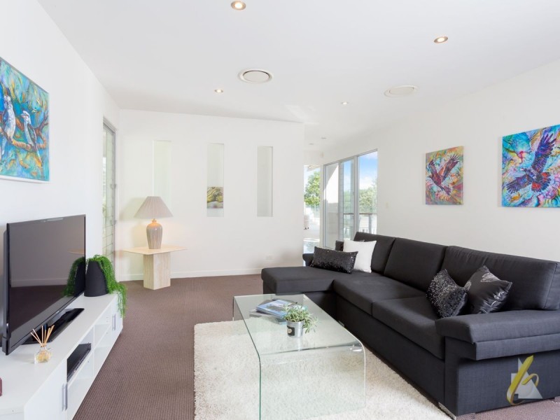 135 Airlie Road, Pullenvale QLD 4069