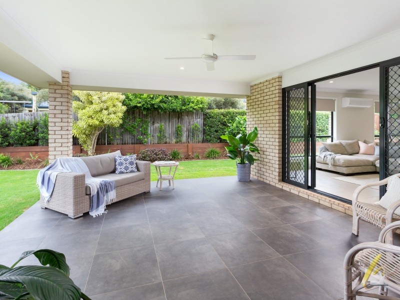16 Zoe Place, Moggill QLD 4070