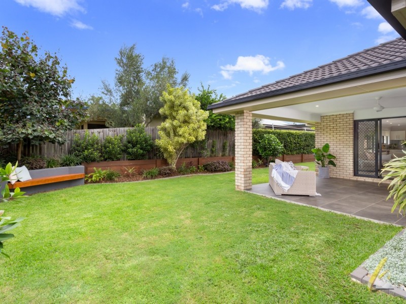16 Zoe Place, Moggill QLD 4070