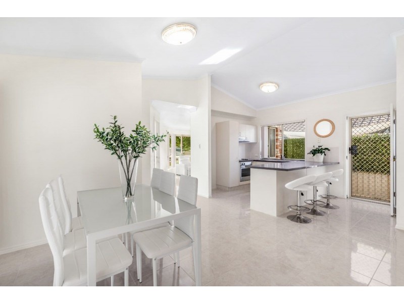 12 Richmond Place, Forest Lake QLD 4078