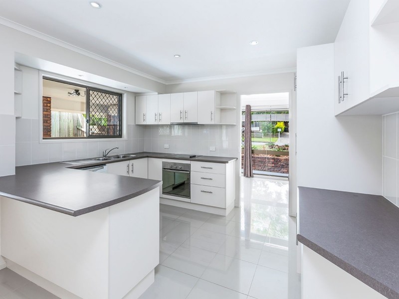 9 Karri Avenue, Karana Downs QLD 4306