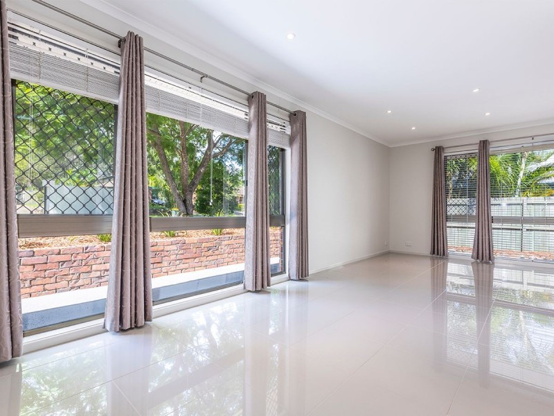 9 Karri Avenue, Karana Downs QLD 4306