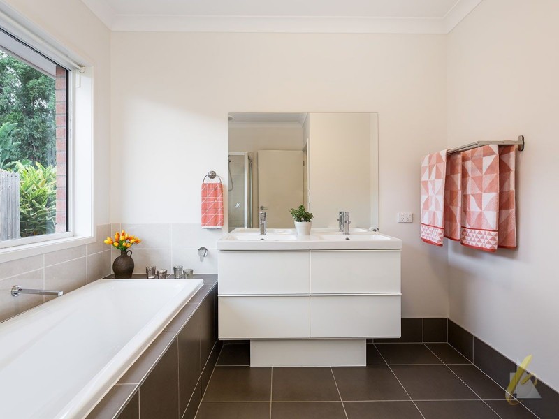 52 Priors Pocket Road, Moggill QLD 4070