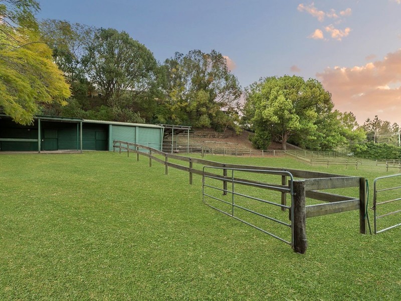 12 Willunga Street, Brookfield QLD 4069