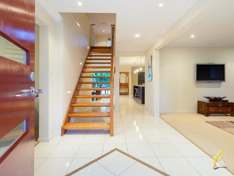 8 Dandenong St, Forest Lake QLD 4078