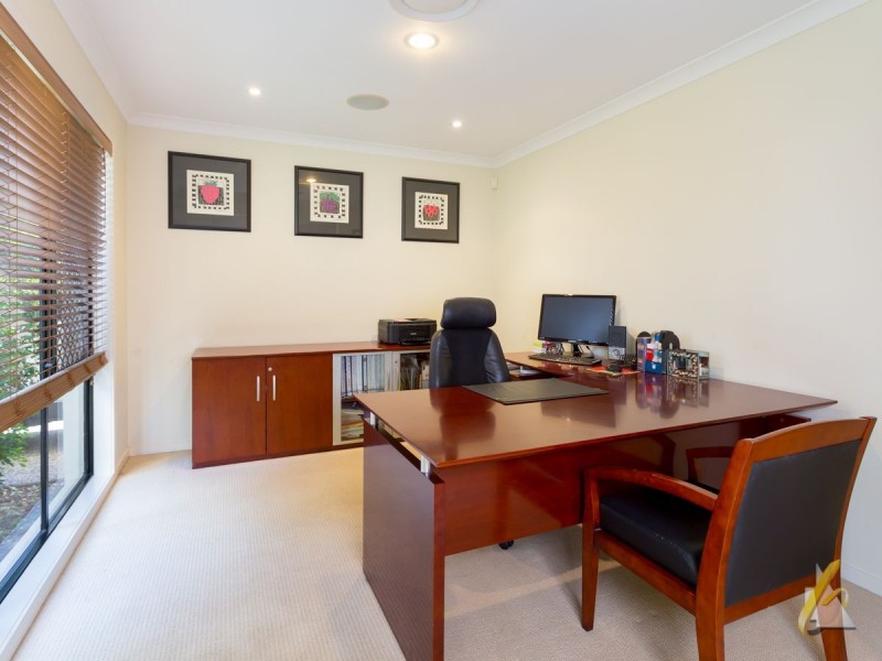 8 Dandenong St, Forest Lake QLD 4078