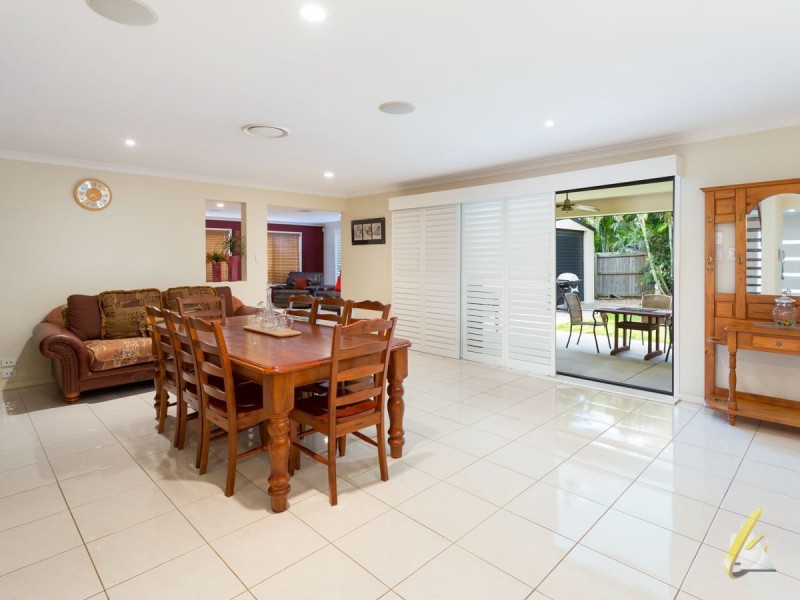 8 Dandenong St, Forest Lake QLD 4078