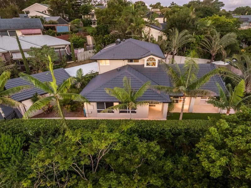 2 Brookvale Close, Kenmore Hills QLD 4069