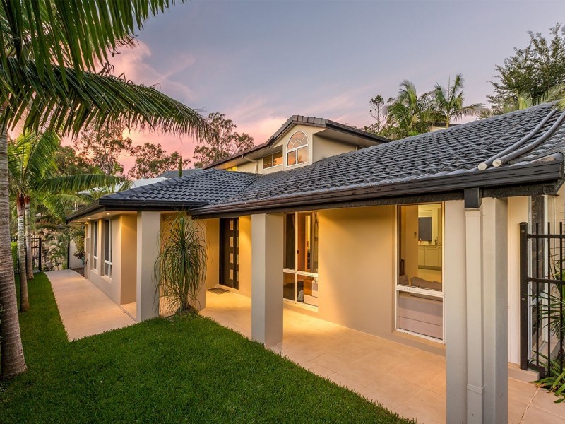 2 Brookvale Close, Kenmore Hills QLD 4069