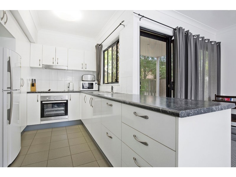 2/21 North Road, Woodridge QLD 4114