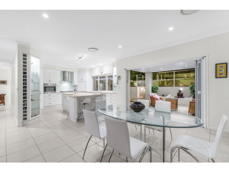 11 Drysdale Street, Mount Ommaney QLD 4074